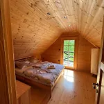 Loghouse Brunka - Escape From Life On A Highway بيت للعطل غورنجا رادغونا