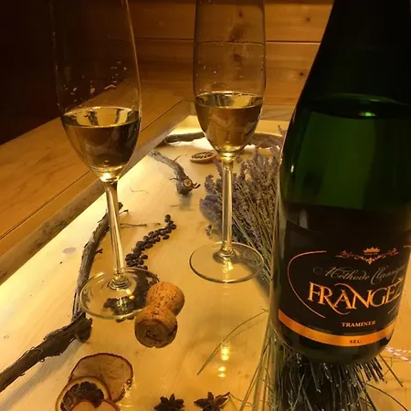 Loghouse Brunka - Escape From Life On A Highway Gornja Radgona