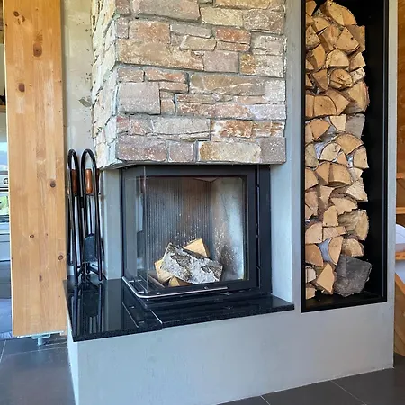 Loghouse Brunka - Escape From Life On A Highway Горня-Радгона