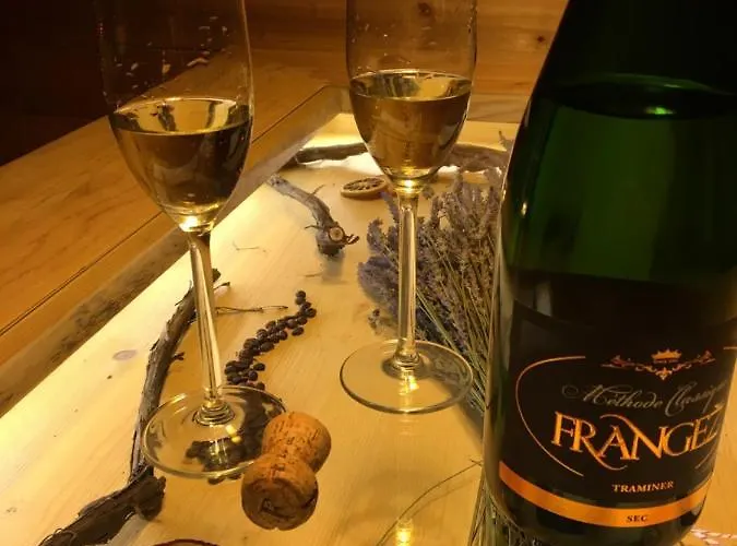 Loghouse Brunka - Escape From Life On A Highway 上拉德戈纳