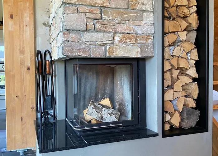 Loghouse Brunka - Escape From Life On A Highway Gornja Radgona